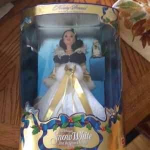Holiday Princess Snow White